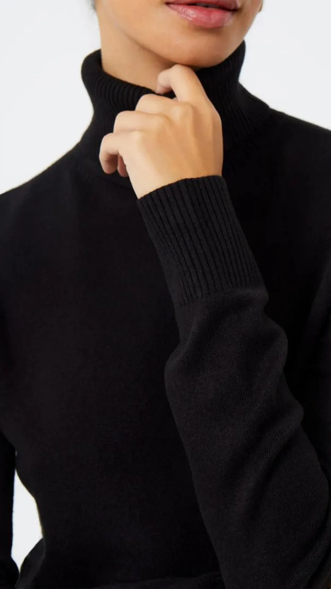 BABYSOFT RELAXED TURTLENECK SWEATER - BLACK