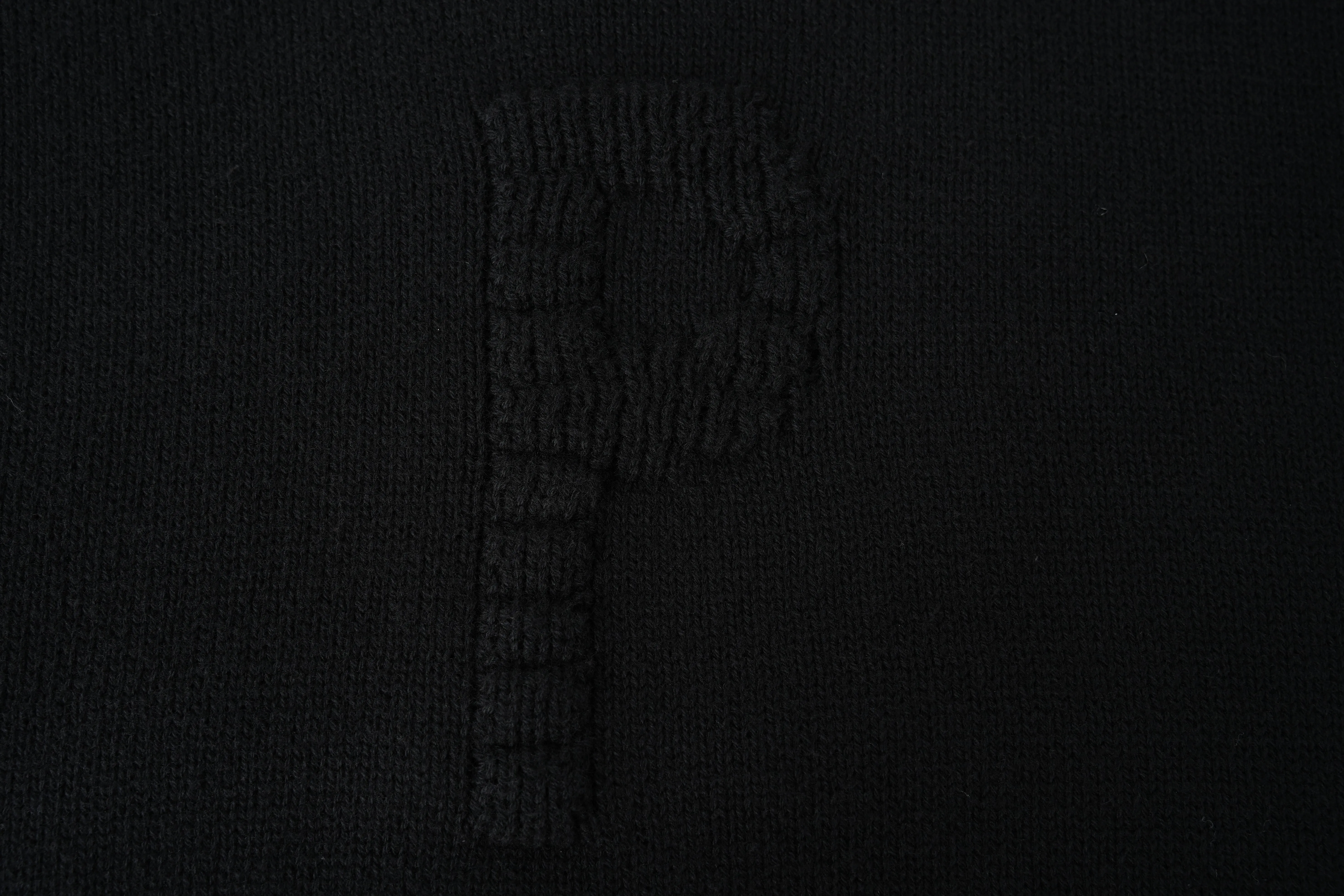 ""p"" emblem turtleneck sweater - black