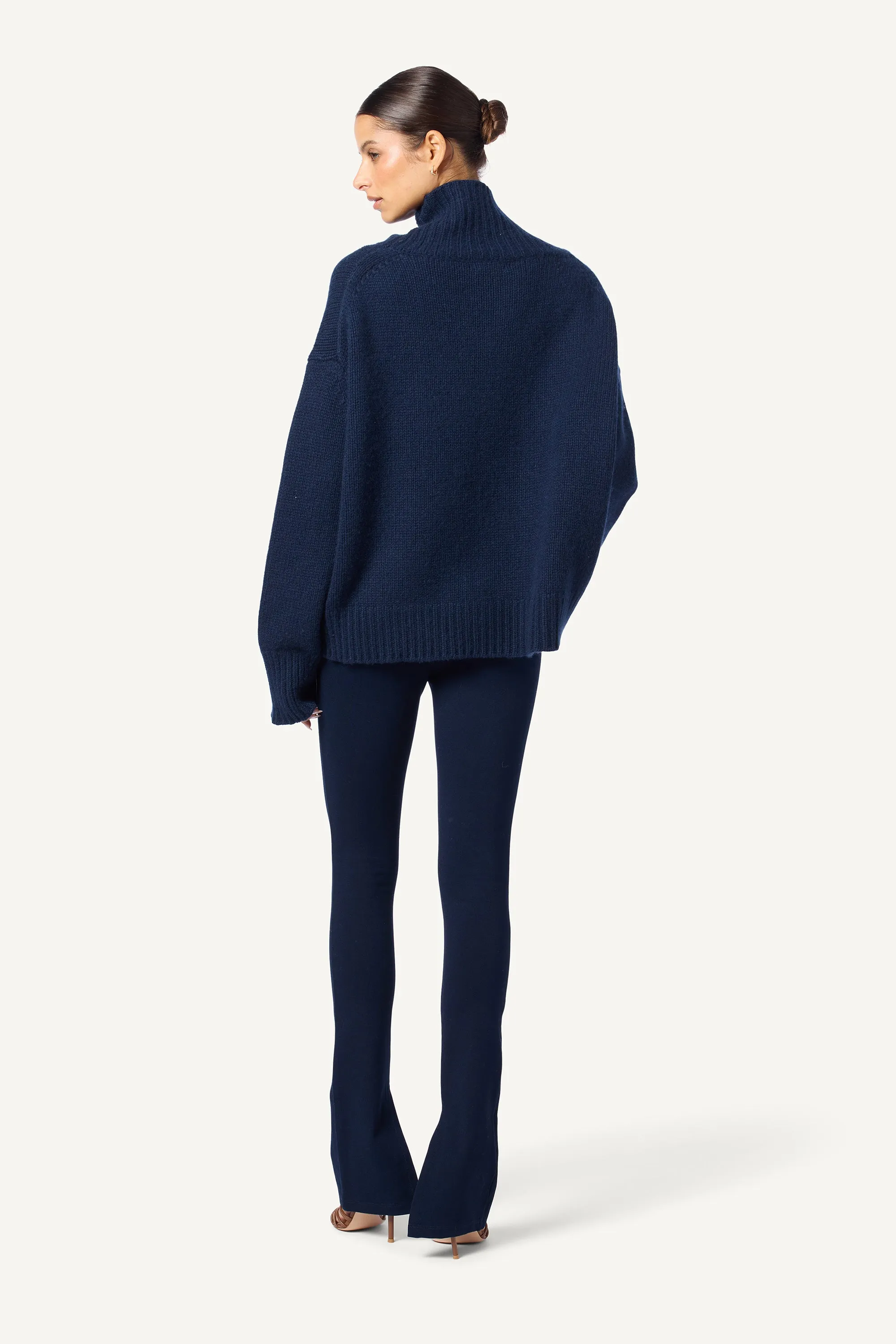 SCARLETT CASHMERE TURTLENECK SWEATER | MIDNIGHT NAVY