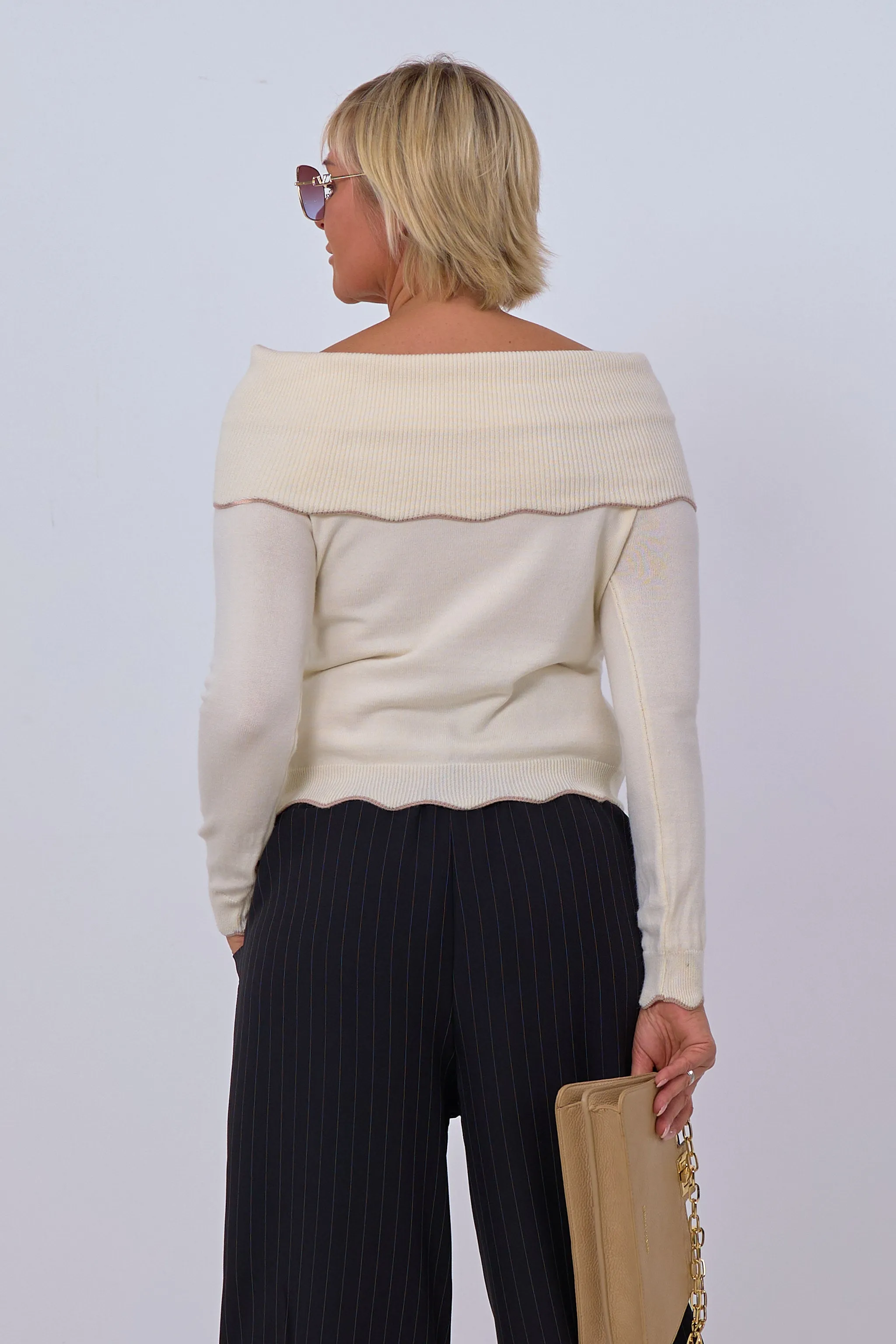 Schulterfreier Pulli mit Carmen-Ausschnitt, creme