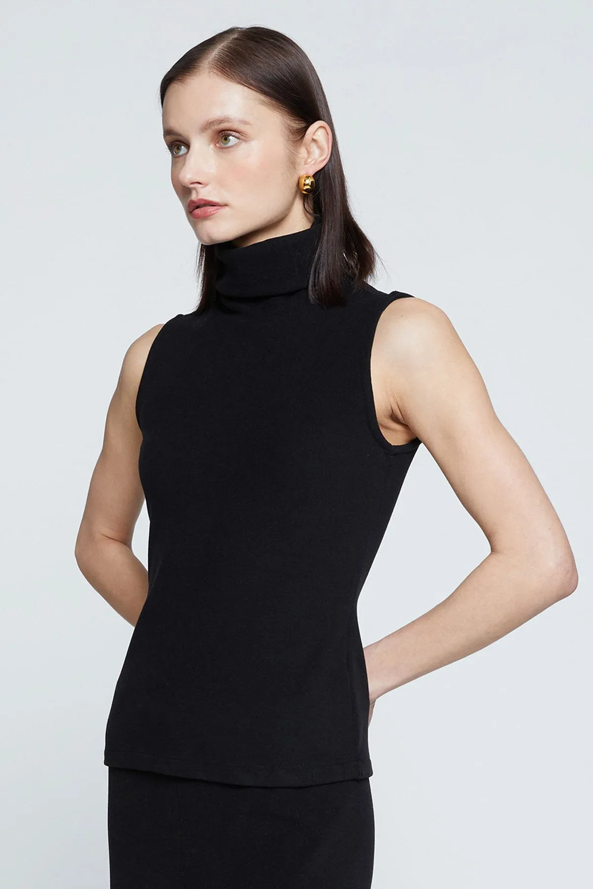 Stateside Honeyluxe Flat Back Rib Sleeveless Turtleneck in Black