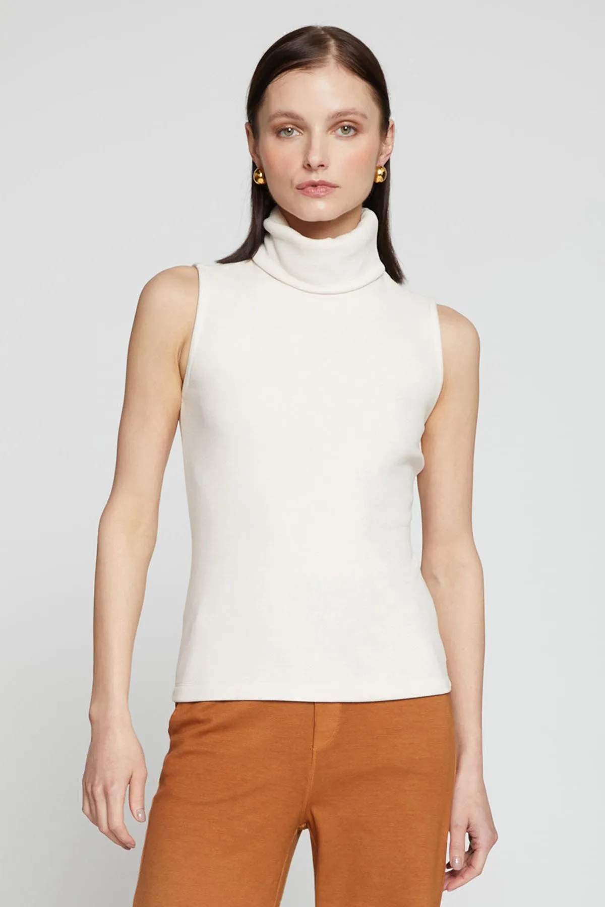 Stateside Honeyluxe Flat Back Rib Sleeveless Turtleneck in Cream